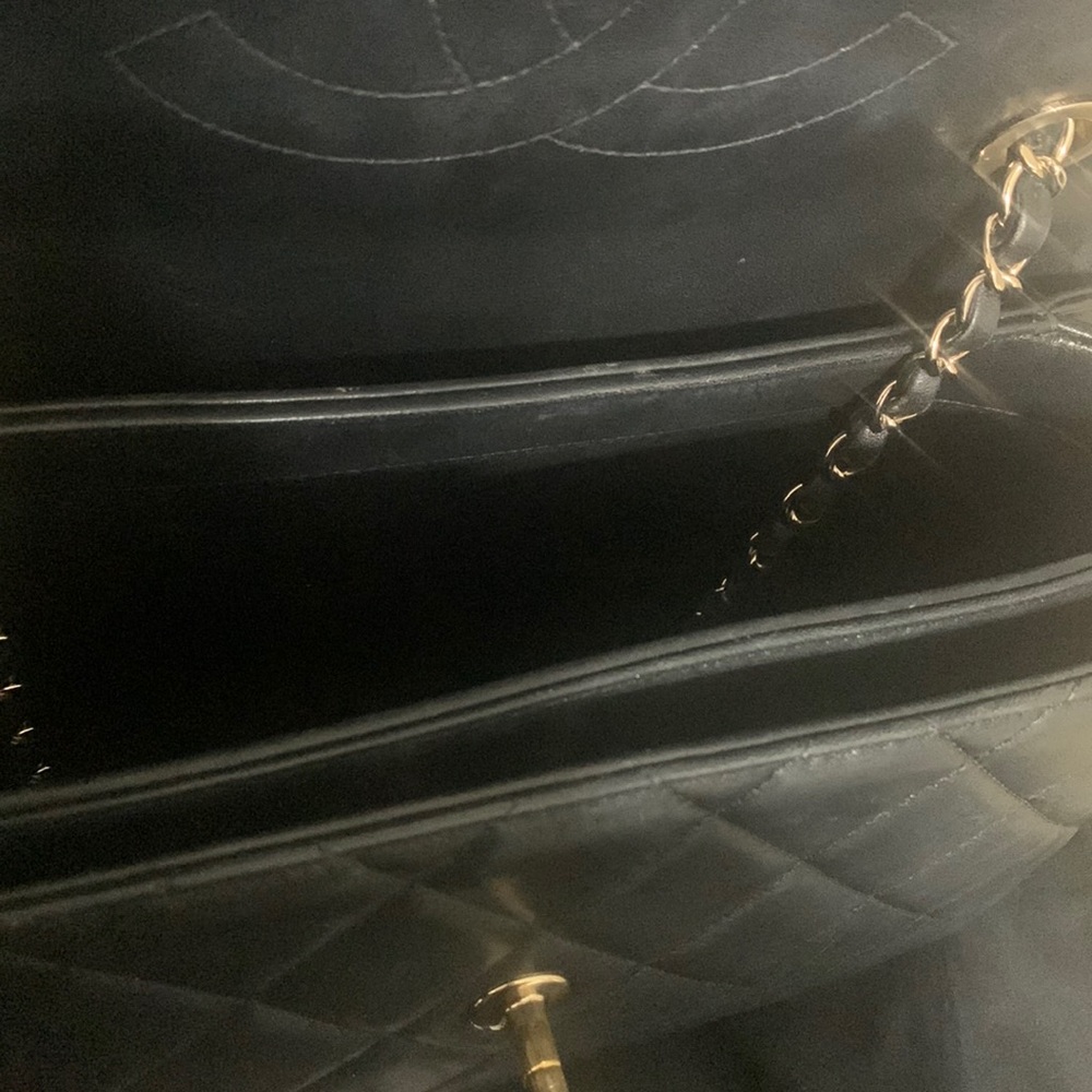100% authentic Chanel lamb skin quilted medium trendy cc black bag! - Picture 8 of 9